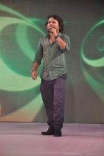 Kailash Kher at Poonam Dhillon_s birthday bash and production house launch with Rohit Verma fashion show in Mumbai on 17th April 2013 (135).JPG